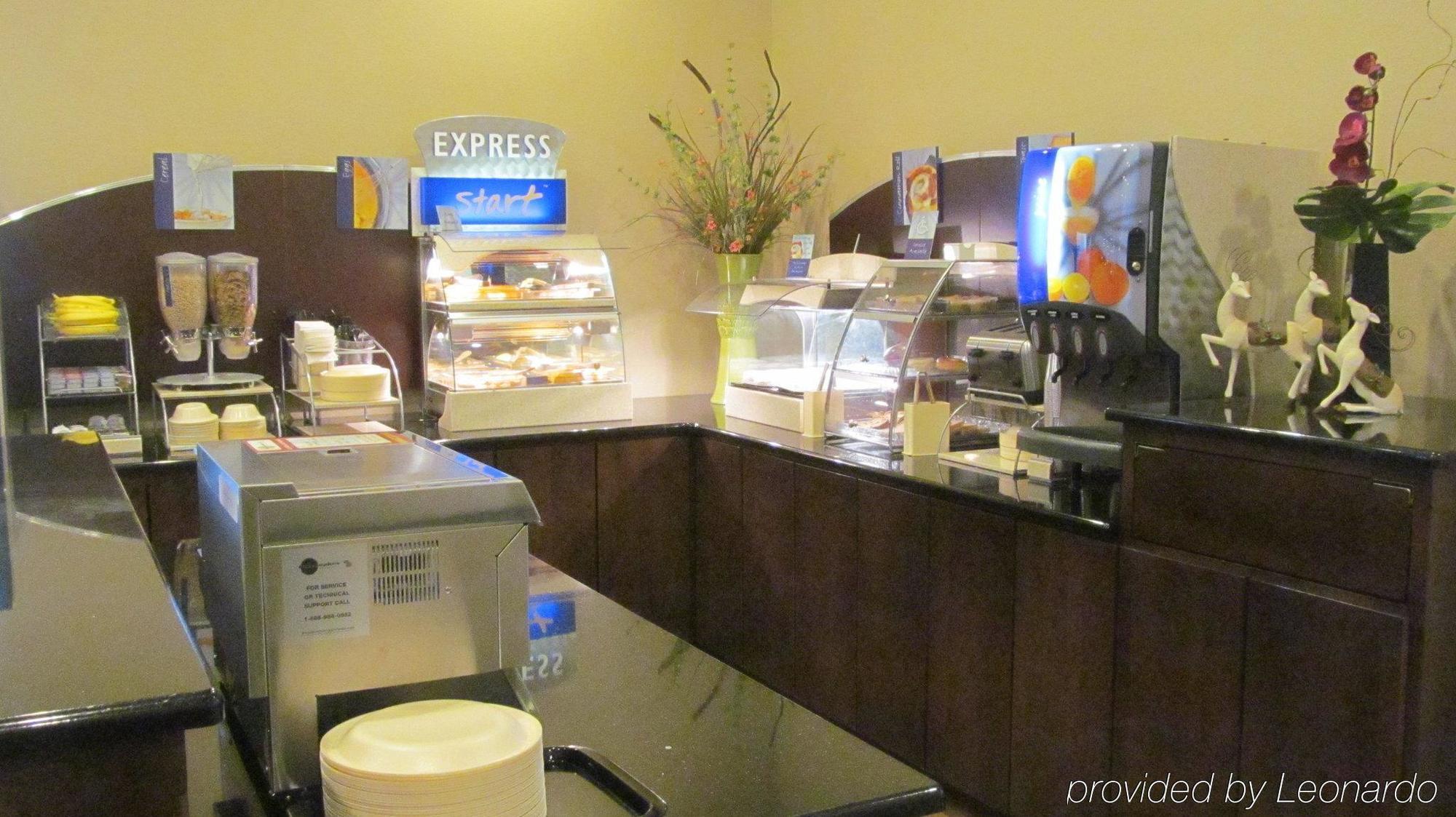 Holiday Inn Express Hotel & Suites Lexington By Ihg Экстерьер фото